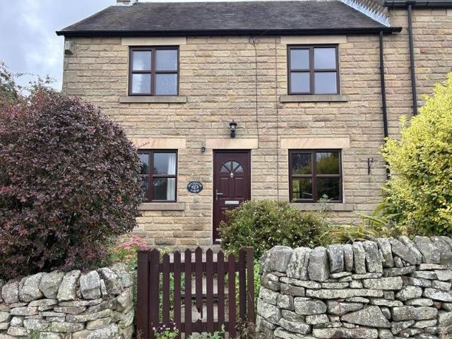 Townhouse for rent in Froggatt, East Midlands