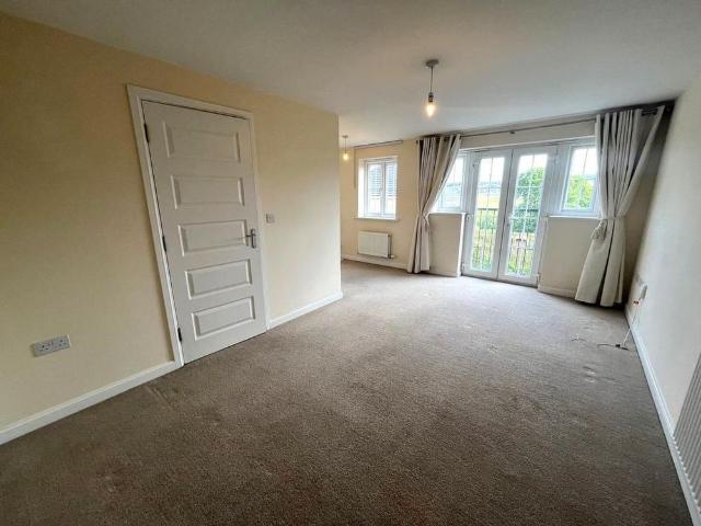 Townhouse for rent in Exley Head, Keighley