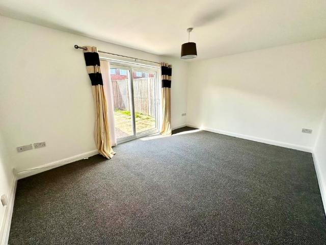 Townhouse for rent in Beeston, Broxtowe