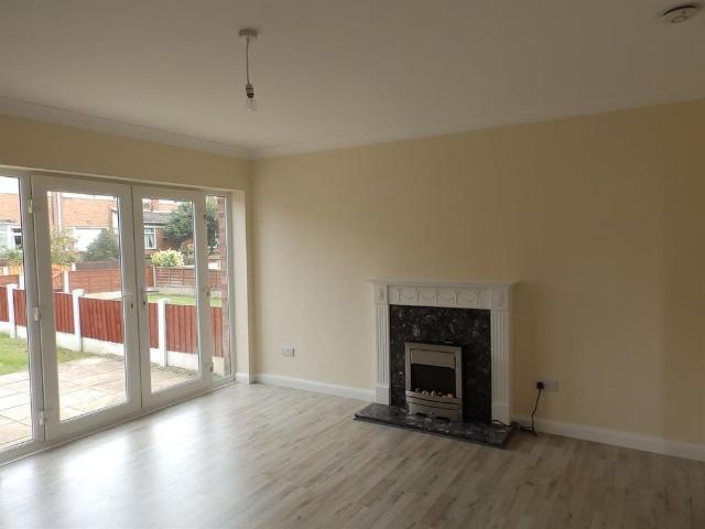 Townhouse for rent in Whitby, Ellesmere Port