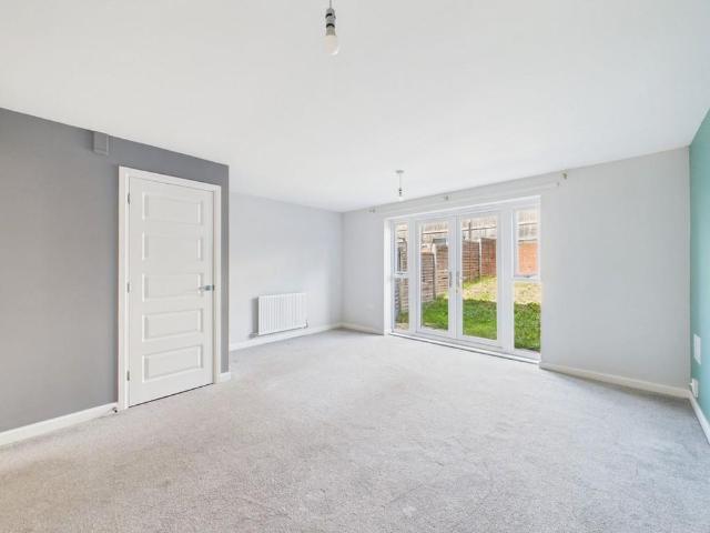 Townhouse for rent in Hanley, Stoke-on-Trent