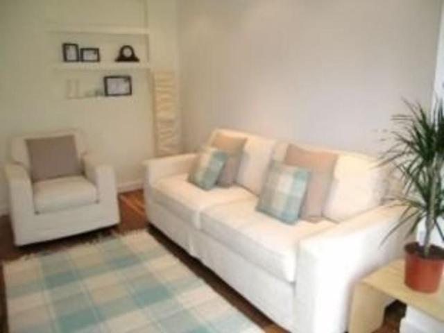 Townhouse for rent in Lewes, Iford