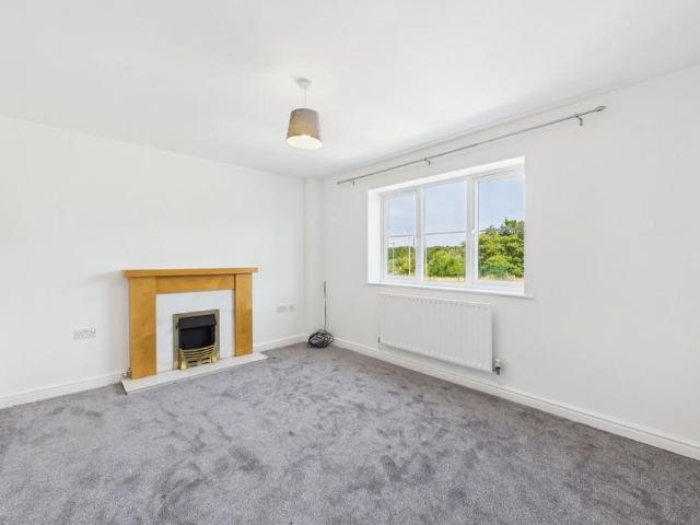 Townhouse for rent in Stone, Baswich