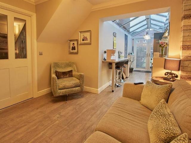 Townhouse for rent in Barton, Leicestershire
