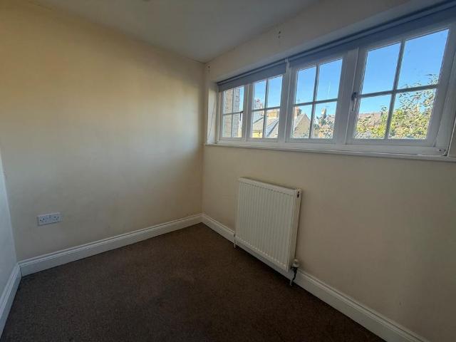 Townhouse for rent in Clarendon, Ash