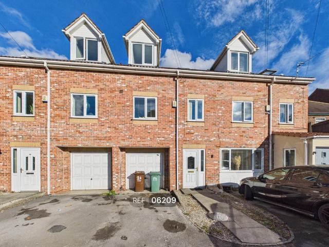 House for rent in Lady Balk, Wakefield