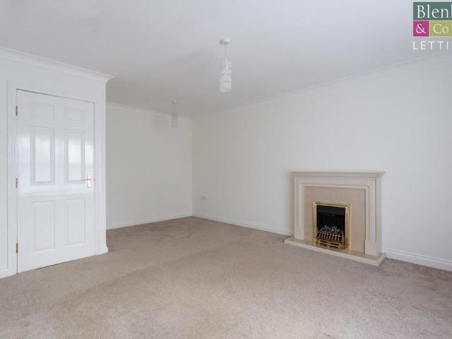 Townhouse for rent in High Field, York