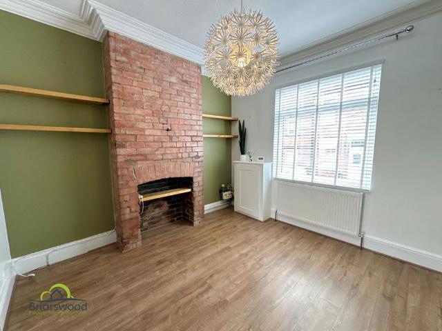 Townhouse for rent in Stoke, Stoke-on-Trent