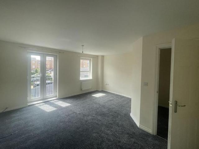 Townhouse for rent in Seaside, Llanelli