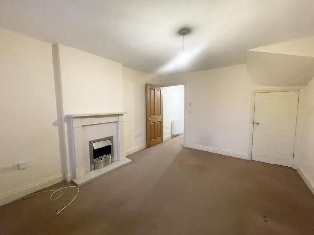 Townhouse for rent in Ivy Chimneys, Epping