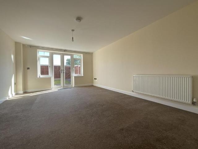 Townhouse for rent in Cherry Orchard, Frankwell