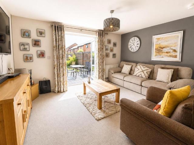 Townhouse for rent in Gedling, East Midlands