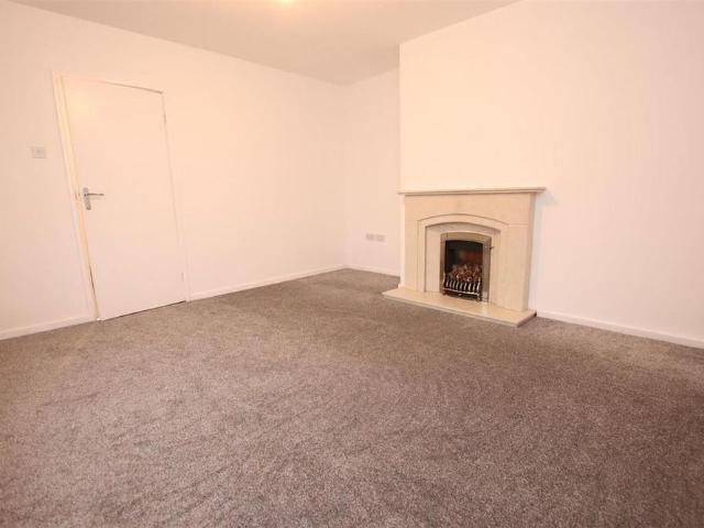 Townhouse for rent in West Yorkshire