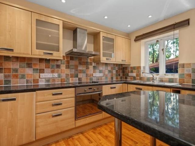 Townhouse for rent in Evershot, Oxfordshire