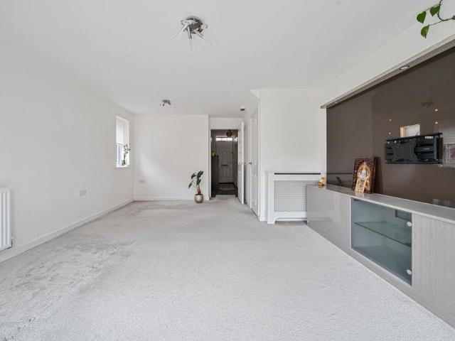 Townhouse for rent in Enborne, West Berkshire