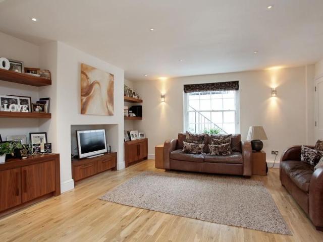 Townhouse for rent in Clewer Village, Windsor