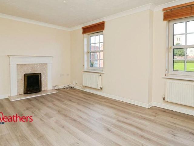 Townhouse for rent in Sprotbrough, Doncaster