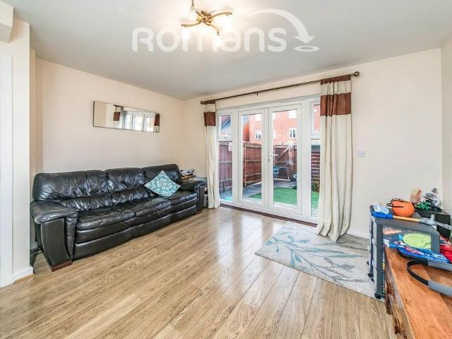 Townhouse for rent in Whitley, Reading