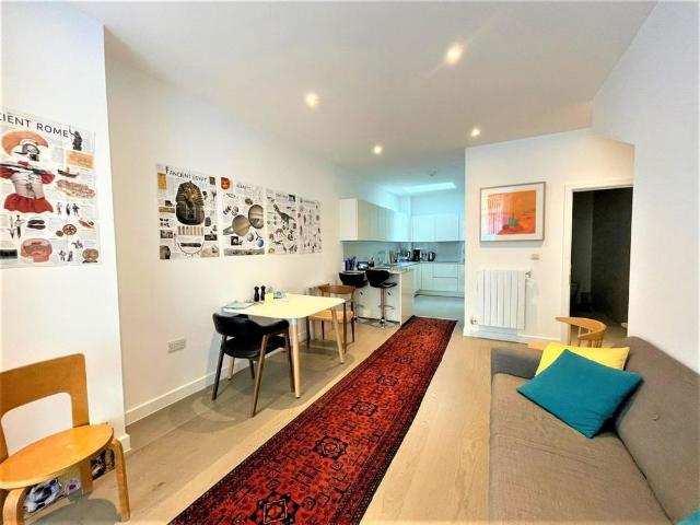 Townhouse for rent in Cat Hill, Isle Of Man