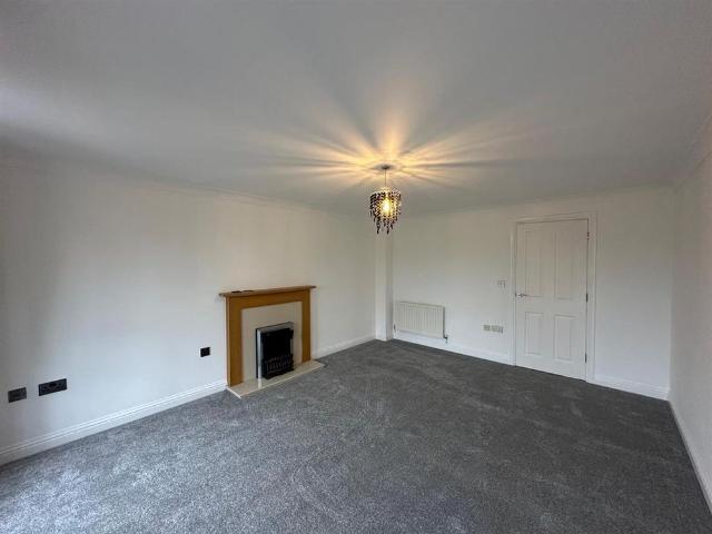 Townhouse for rent in Hampton Hargate, Peterborough