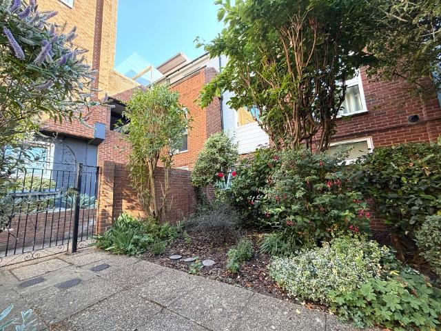 House for rent in Heigham Grove, East Bank