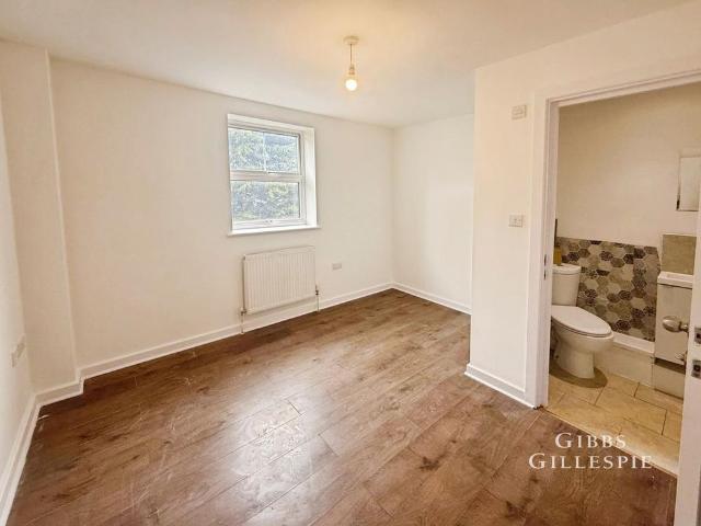 Townhouse for rent in Slough