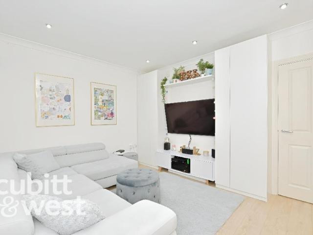 Townhouse for rent in Somers Town, City Of Portsmouth