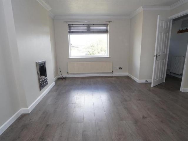 Townhouse for rent in Apperley Bridge, West Yorkshire