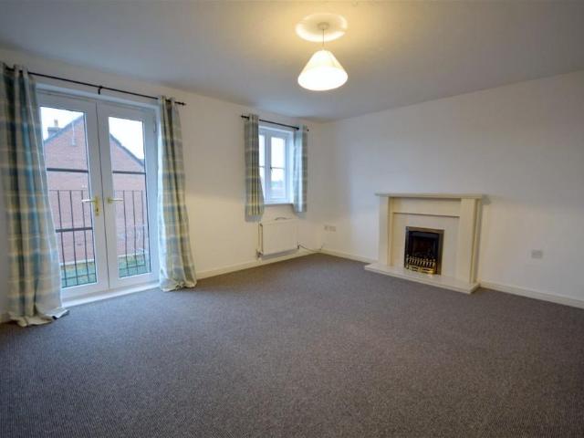 Townhouse for rent in Stone, Baswich