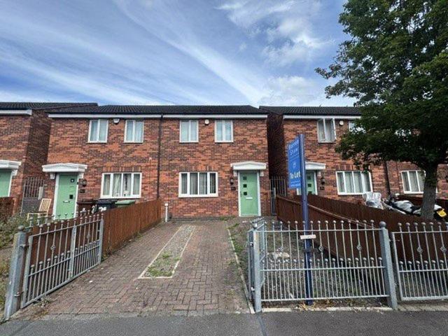 Townhouse for rent in New Springs, Wigan
