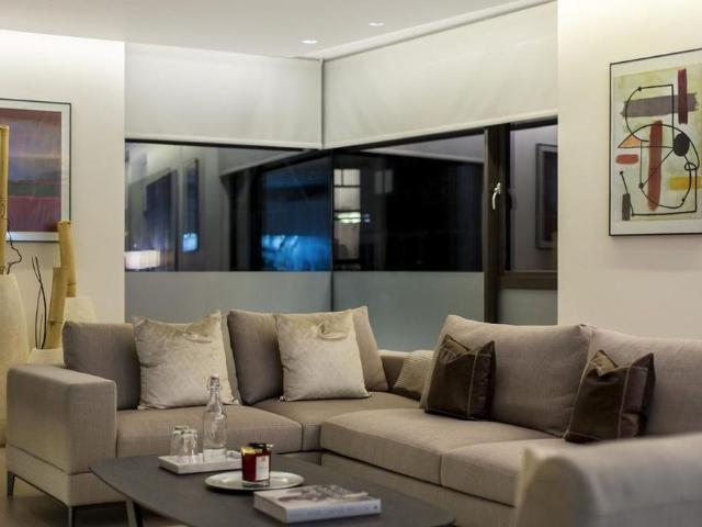 Townhouse for rent in Belsize Park, Greater London