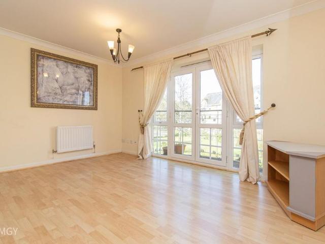 Townhouse for rent in Penarth Marina, Penarth