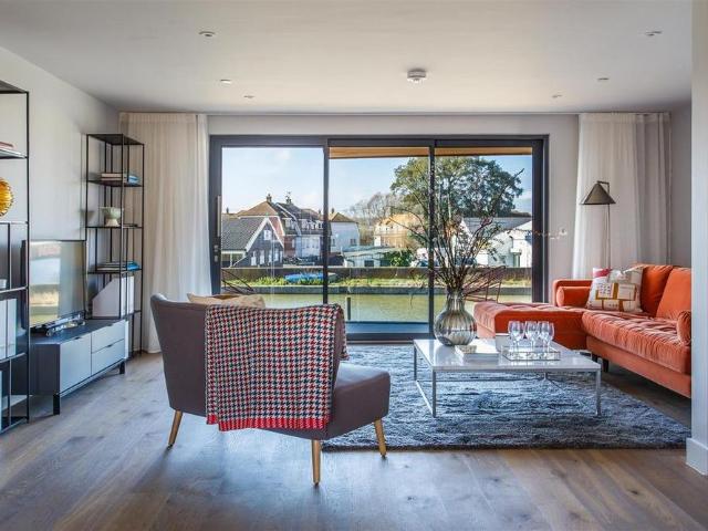 Townhouse for rent in Heathlands, East Sussex