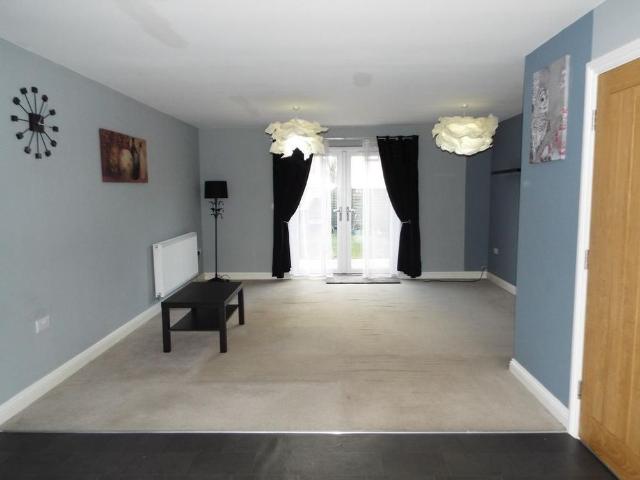 Townhouse for rent in Potters Corner, East Midlands