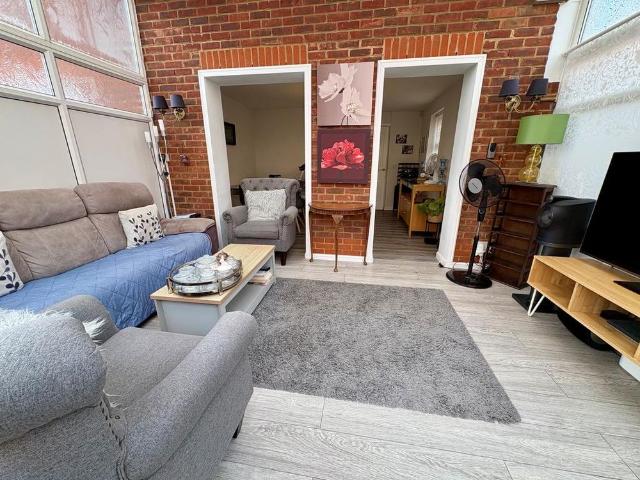 Townhouse for rent in Great Ashby, King's Walden