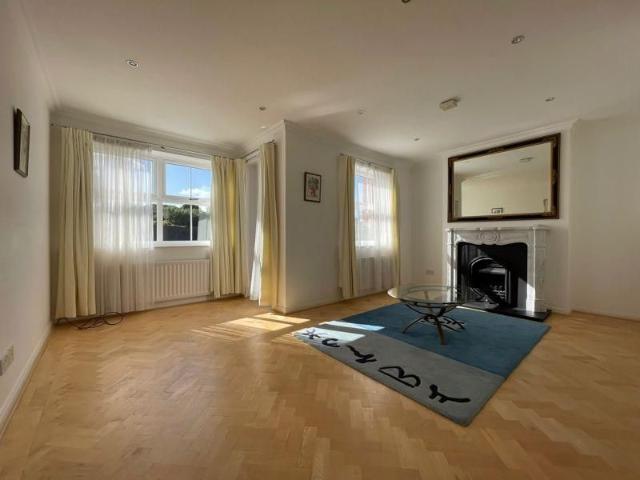 Townhouse for rent in St. Peter's, Isle Of Man