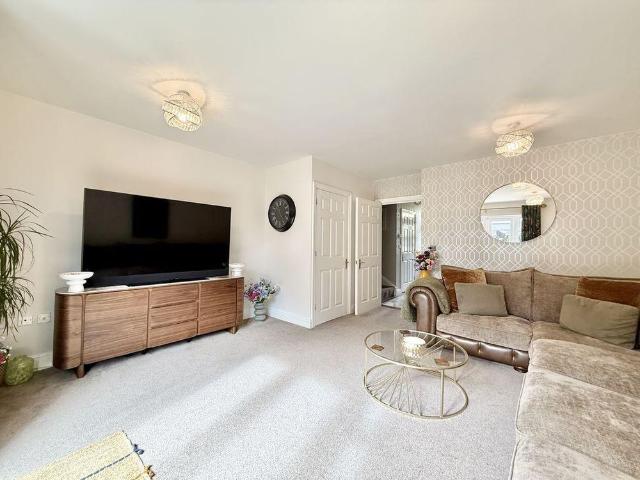Townhouse for rent in Orsett, Essex