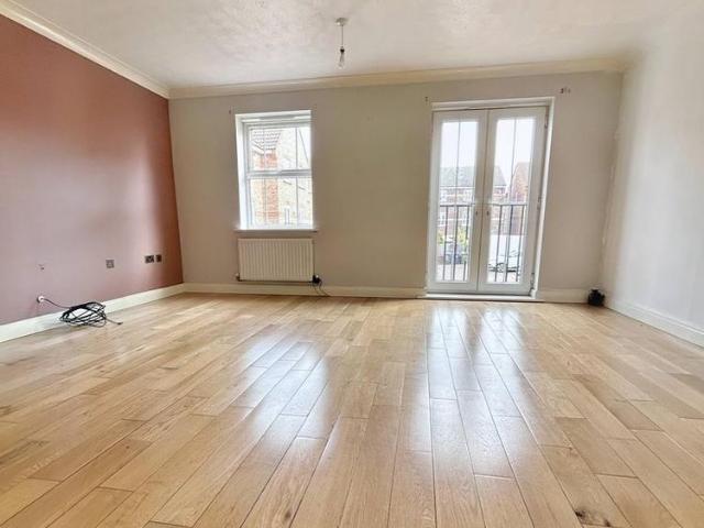 Townhouse for rent in Lakeside, South Yorkshire