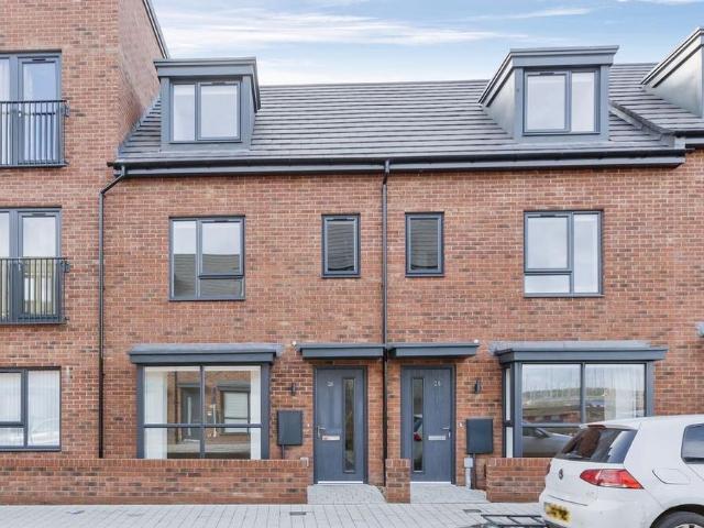 Townhouse for rent in Black Friars, Old Wharf