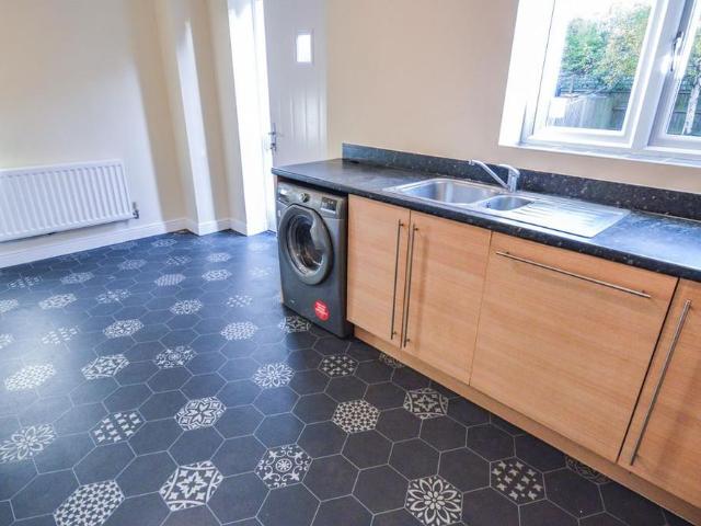Townhouse for rent in Broadheath, Trafford Park