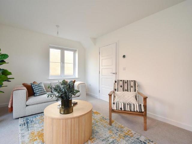 Townhouse for rent in Hollington, Guestling Green