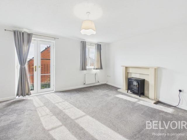 Townhouse for rent in Stone, Baswich