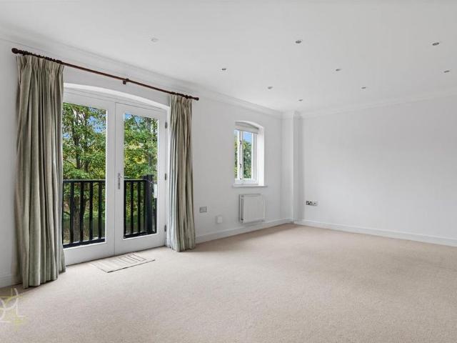 Townhouse for rent in Crookhill, Worcestershire