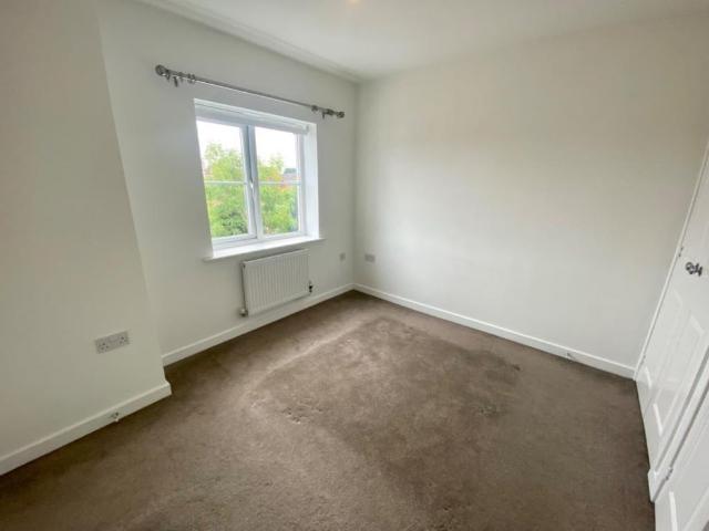 Townhouse for rent in Bedworth Heath, Camp Hill
