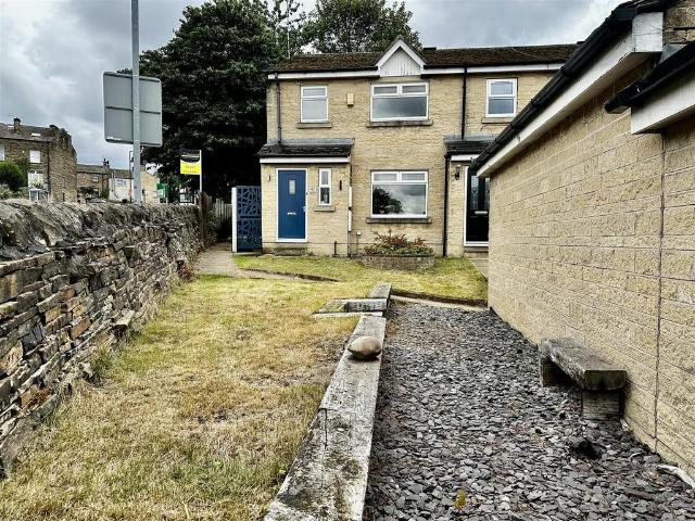 House for rent in Apperley Bridge, West Yorkshire