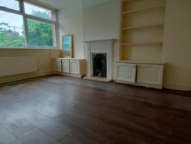Townhouse for rent in Thamesmead, Greater London