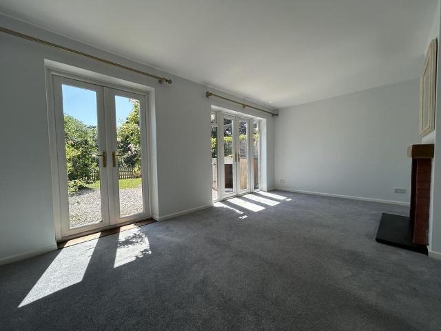 Townhouse for rent in Knowle, West Midlands