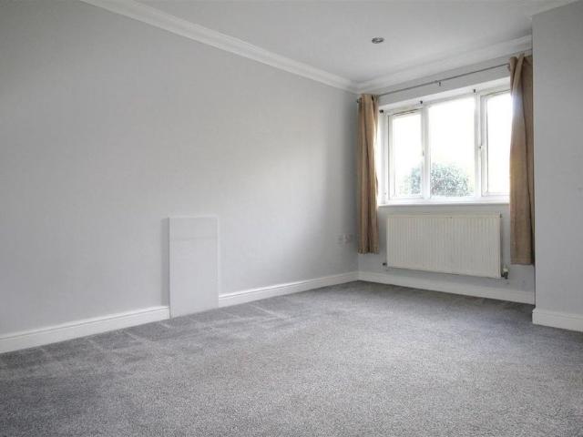 Townhouse for rent in Daisy Hill, Lee Bank
