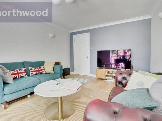 Townhouse for rent in High Field, York