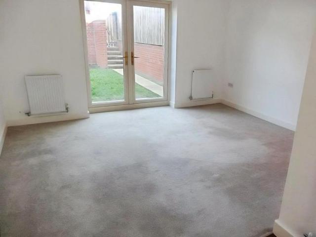 Townhouse for rent in City Centre, South Yorkshire